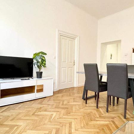 Premium Residence At Famous Vienna Kutschkermarkt Buitenkant foto